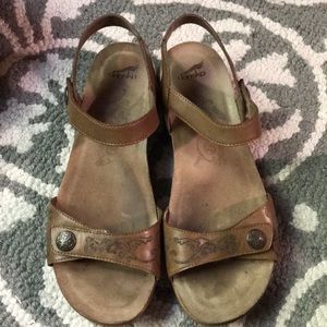 Dansko Paola Veg Caramel